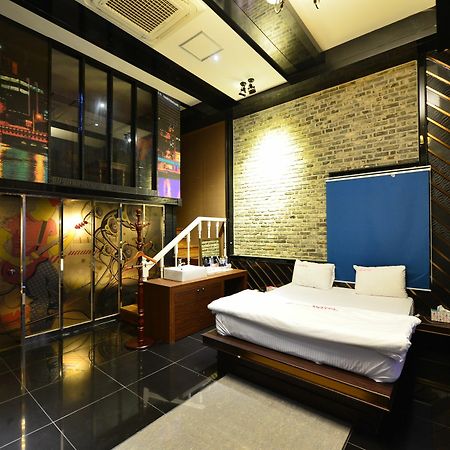 Daegu Piano Motel מראה חיצוני תמונה