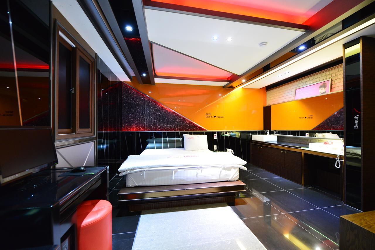 Daegu Piano Motel מראה חיצוני תמונה