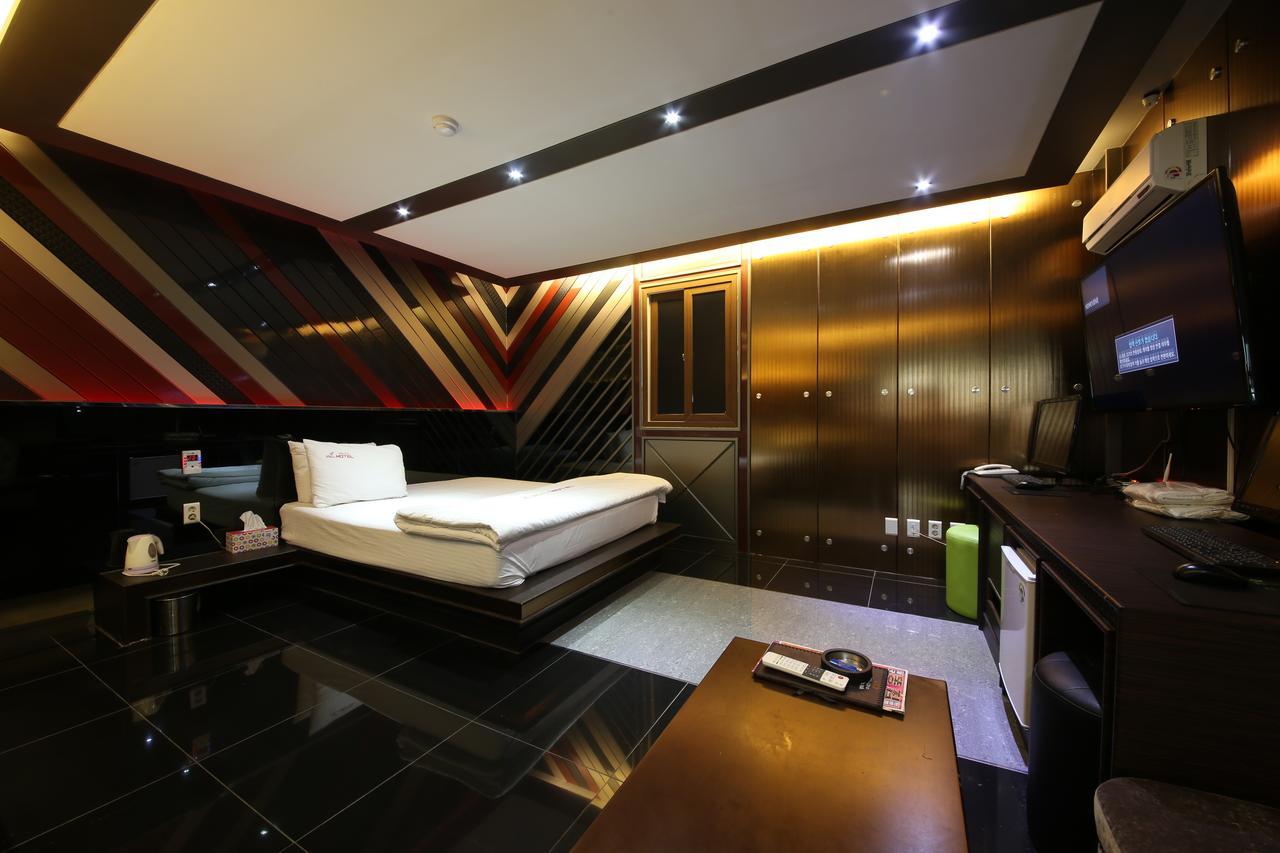 Daegu Piano Motel מראה חיצוני תמונה