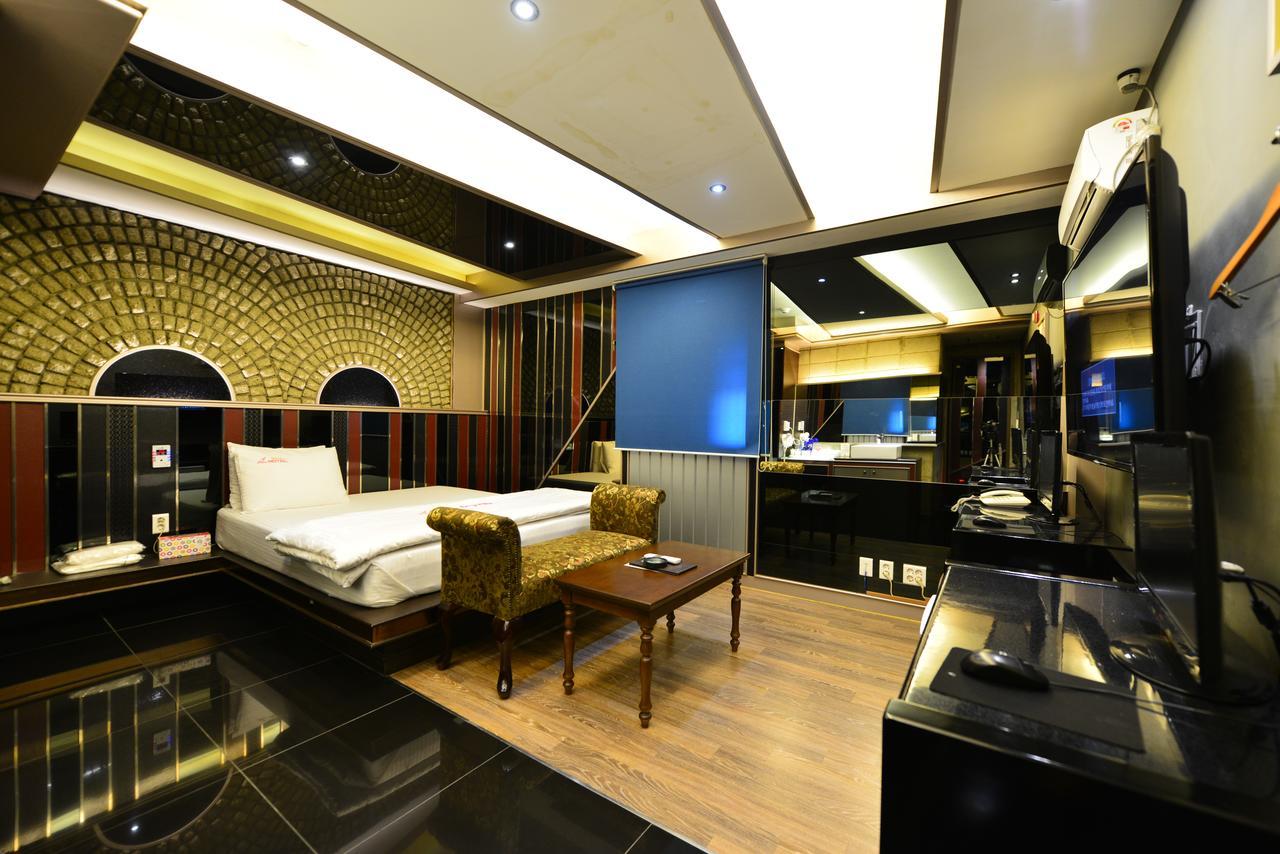 Daegu Piano Motel מראה חיצוני תמונה
